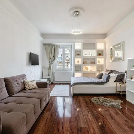 Basilika And Castle Amazing View Luxury Free Parking Upon Reservation 아파트